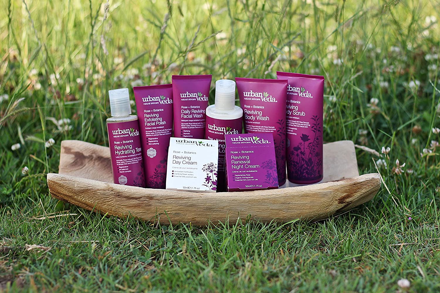 UrbanVeda Reviving Day Cream – Ayurvedische Tagescreme Für Müde Haut, Mit Rosen-Extrakt, 50 Ml